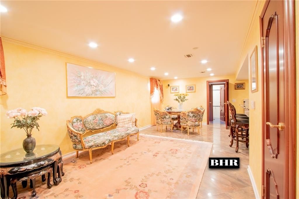 Dining room, Interior, Recessed Lighting