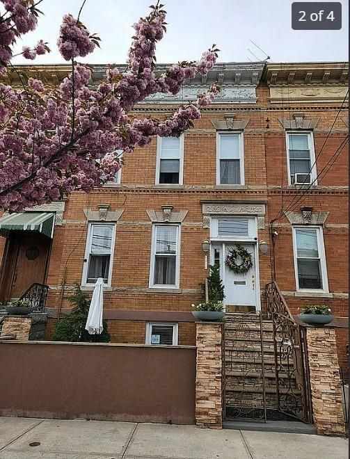 Exterior, Facade, Brick Facade, Rowhouse