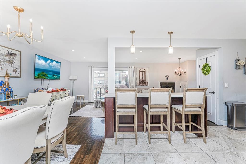 Chandelier, Dining room, Interior, Pendant Lights, Recessed Lighting, Wood Texture Flooring