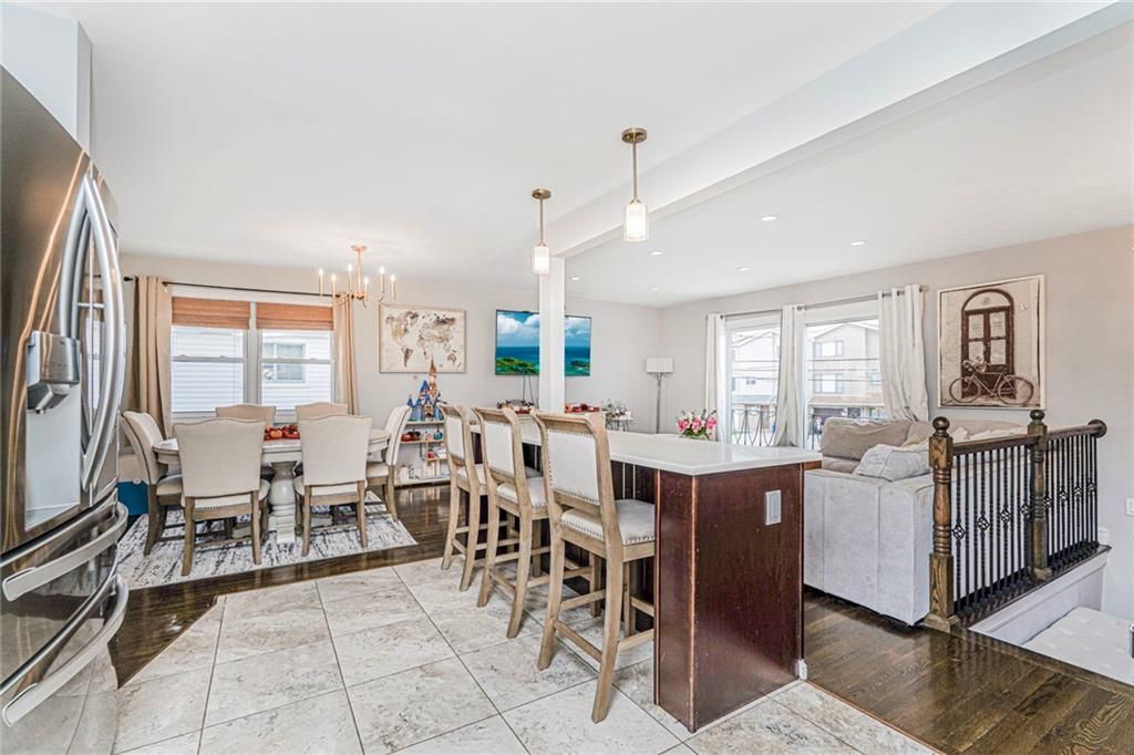 Dining room, Interior, Living room, Pendant Lights, Recessed Lighting, Wood Texture Flooring
