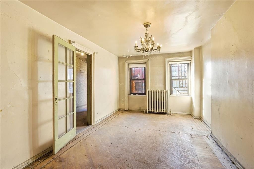 Chandelier, Empty room, Interior