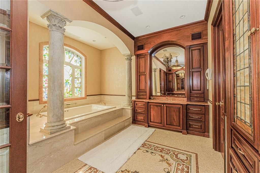 Bathroom, Interior, Recessed Lighting
