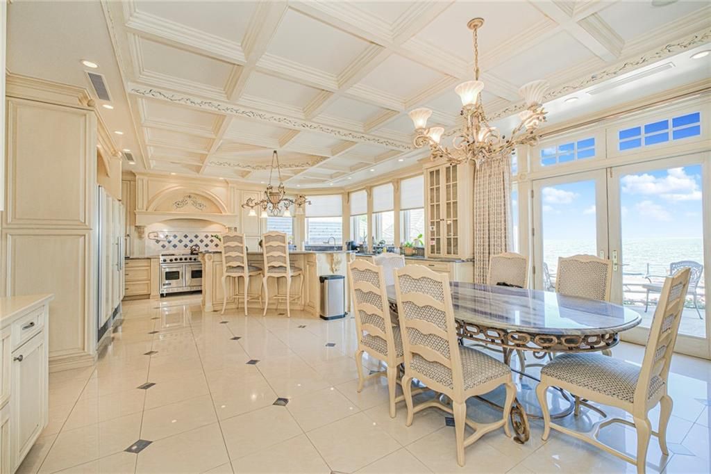 Chandelier, Dining room, Interior, Kitchen, Recessed Lighting, Water