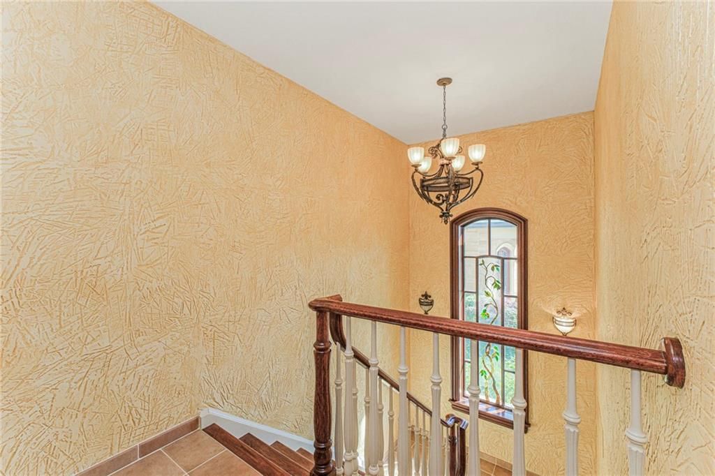 Chandelier, Interior