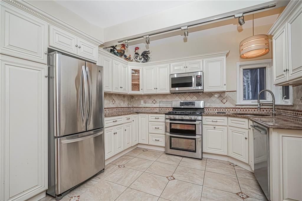 Interior, Kitchen, Stainless Steel Appliances