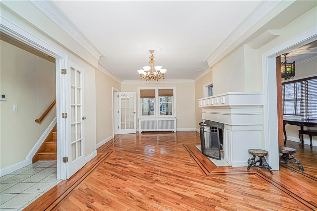 Chandelier, Dining room, Fireplace, Interior, Wood Texture Flooring