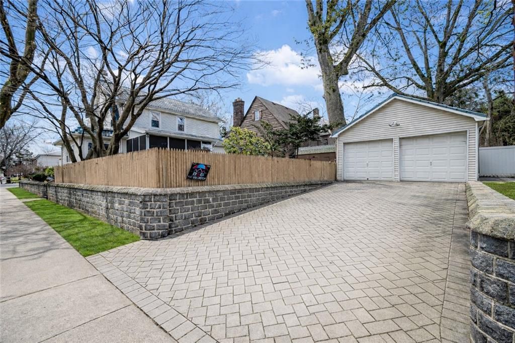 Detached Garage, Exterior