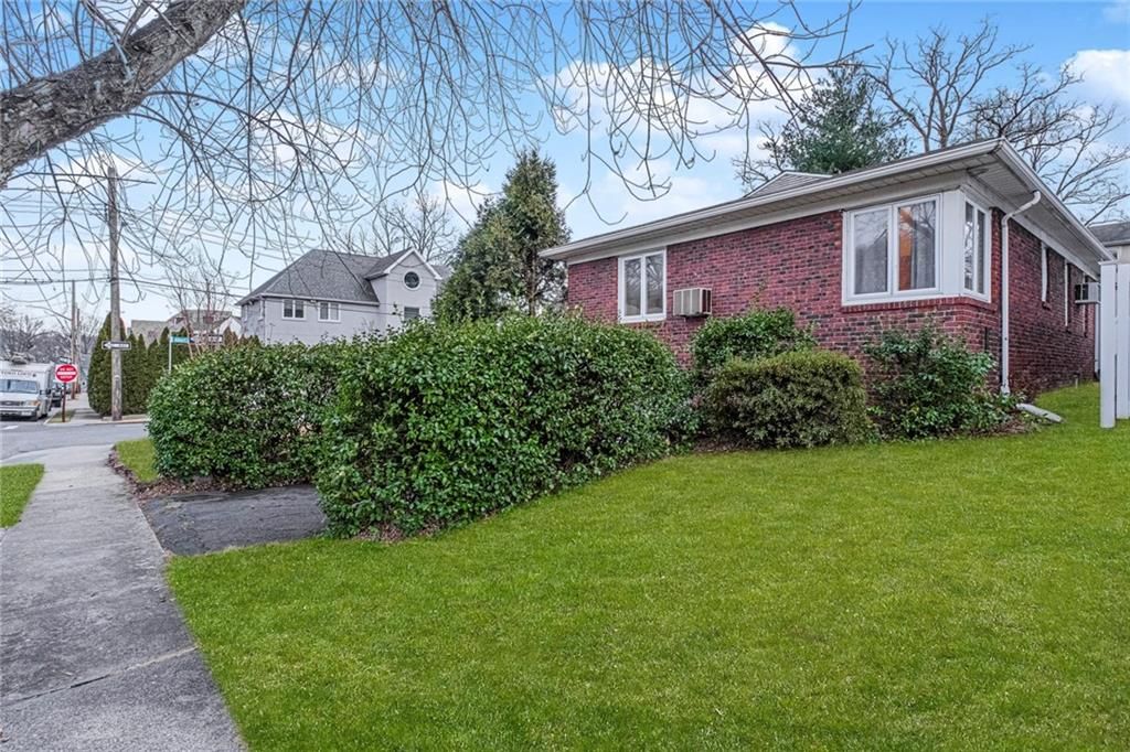 Exterior, Facade, Brick Facade, Split Level