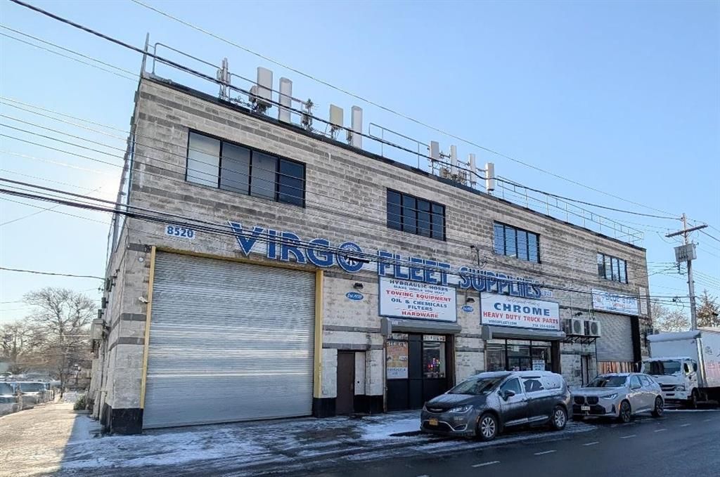 Attached, Exterior, Facade, Brick Facade, None