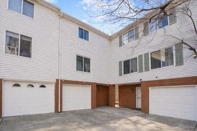 Attached, Exterior, Facade, Brick Facade, Rowhouse