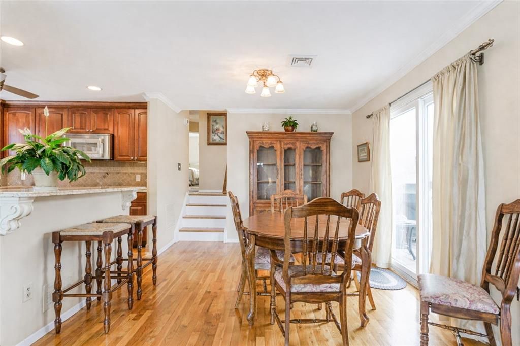 Dining room, Interior, Kitchen, Recessed Lighting, Wood Texture Flooring