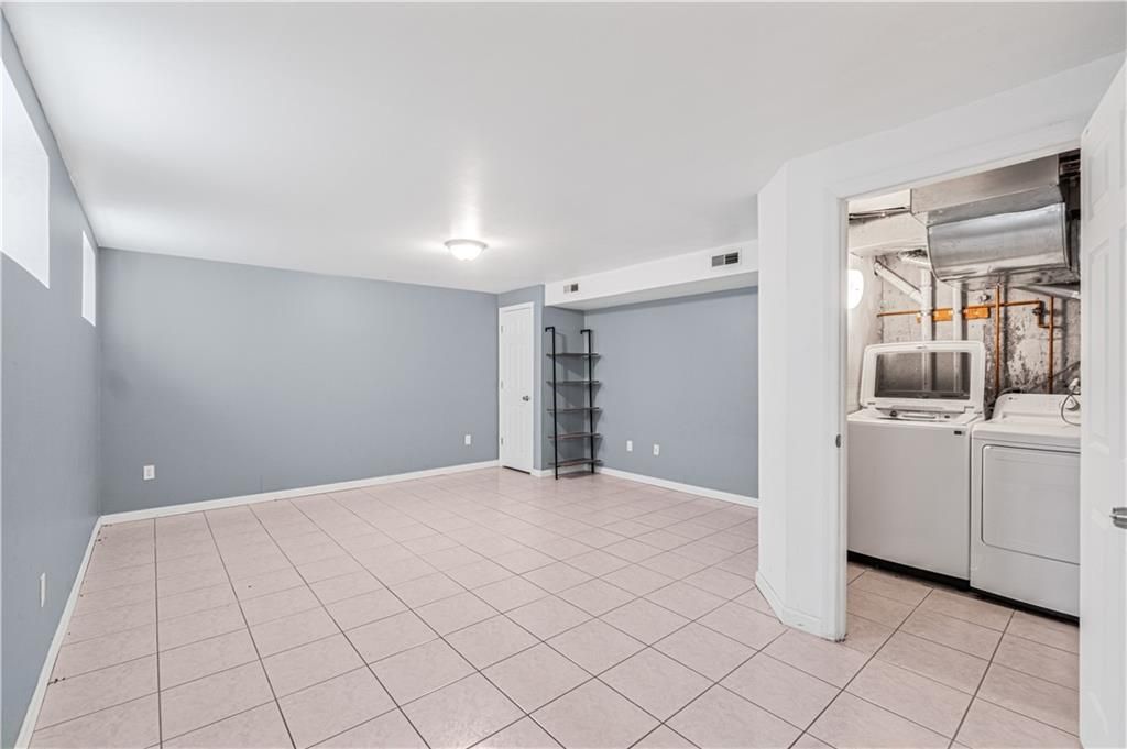 Interior, Utility Closets, Washer