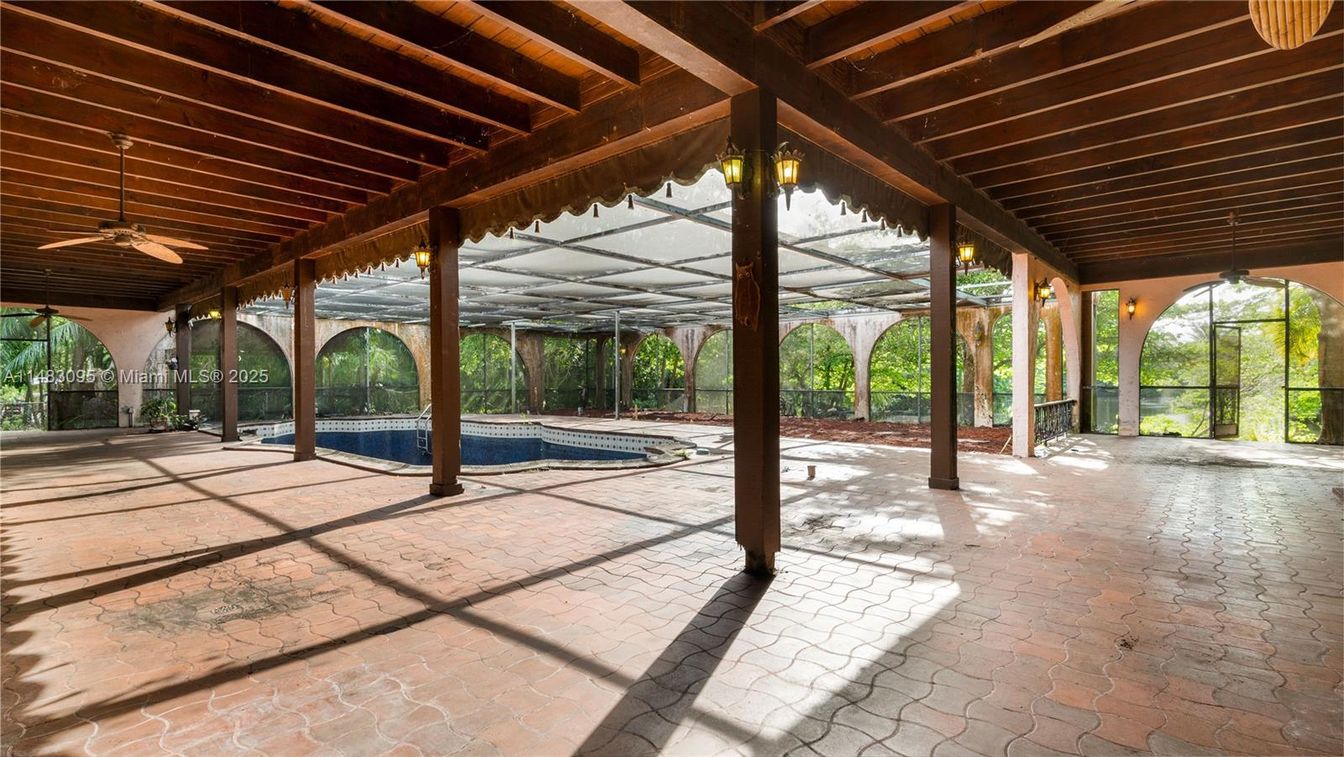 Interior, Wooden Beams