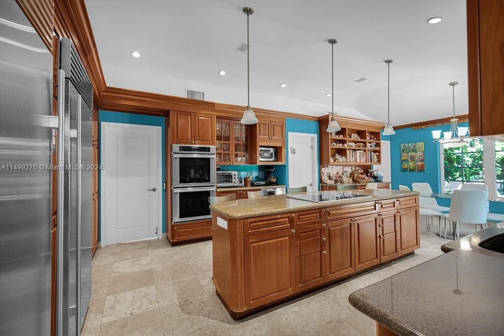 Dining room, Interior, Kitchen, Pendant Lights, Recessed Lighting, Stainless Steel Appliances