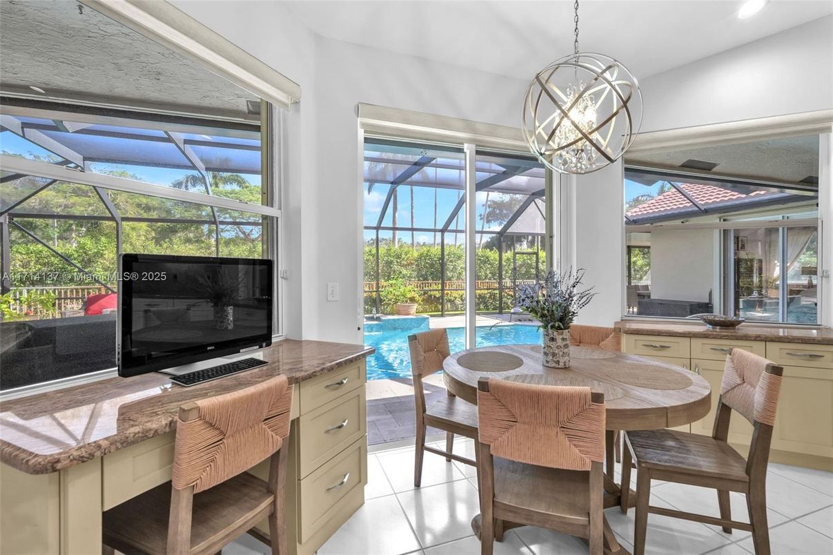 Dining room, Glass Ceilings, Interior, Pendant Lights, Recessed Lighting, Sun Room