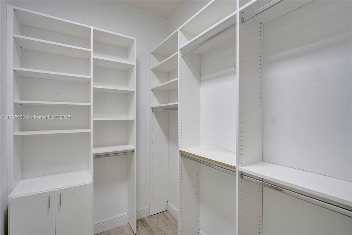 Interior, Walk-in Closets