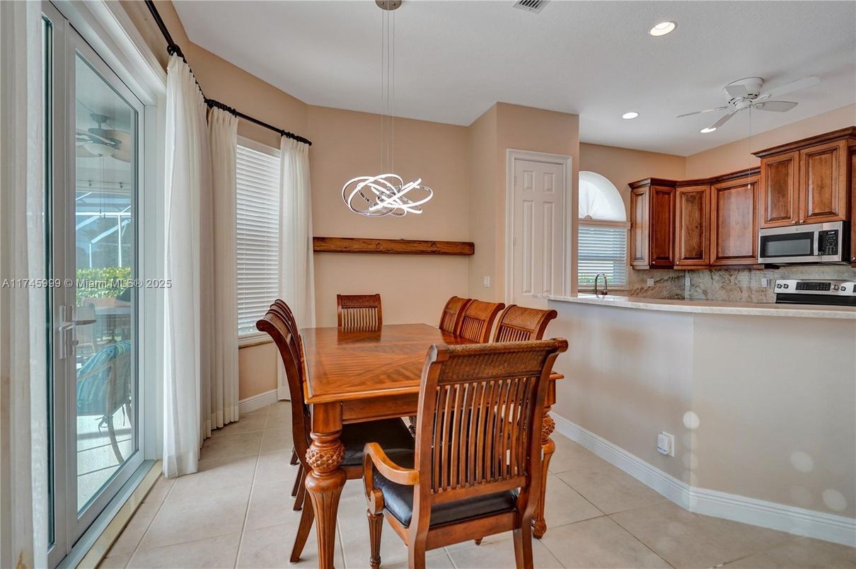 Dining room, Interior, Kitchen, Pendant Lights, Recessed Lighting