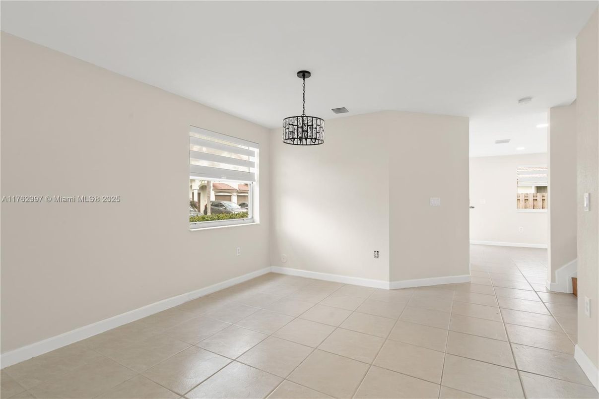 Empty room, Interior, Pendant Lights, Recessed Lighting