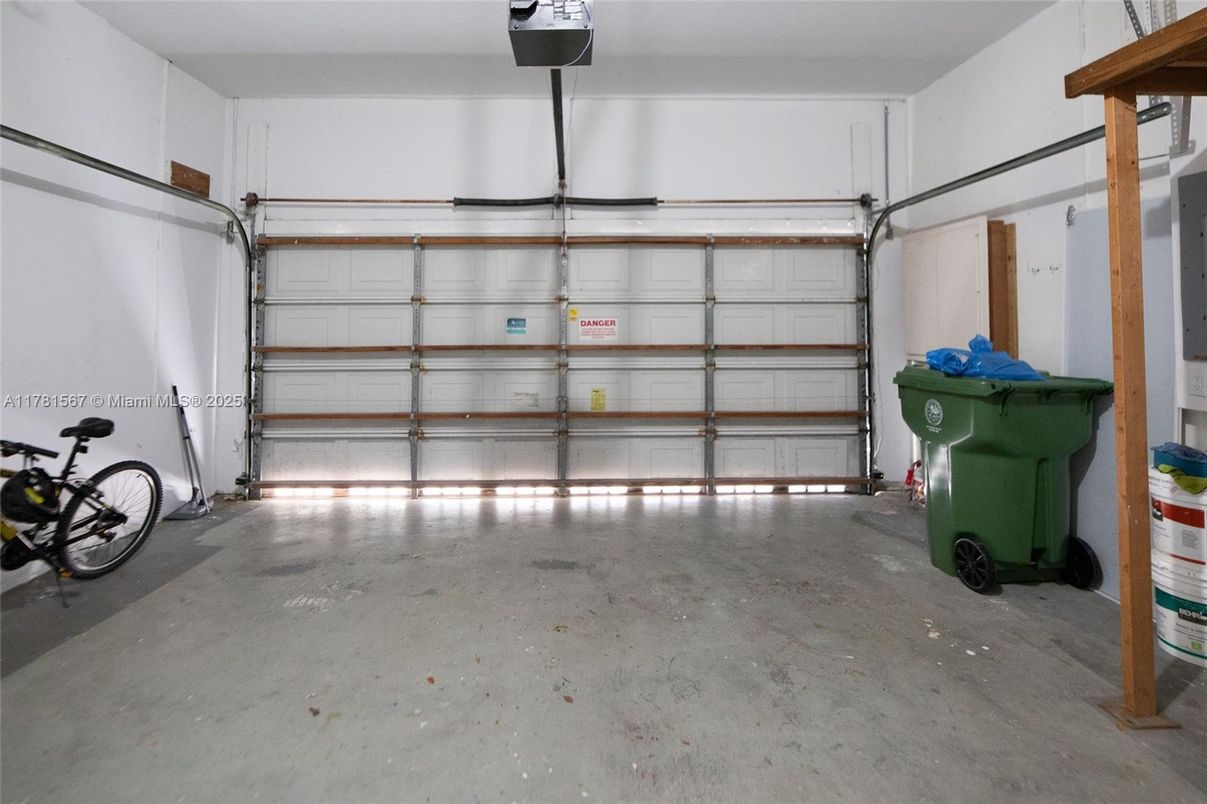 Garage, Interior