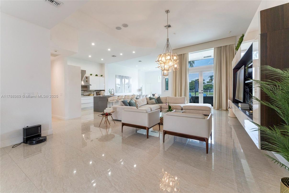 Chandelier, Interior, Kitchen, Living room, Recessed Lighting