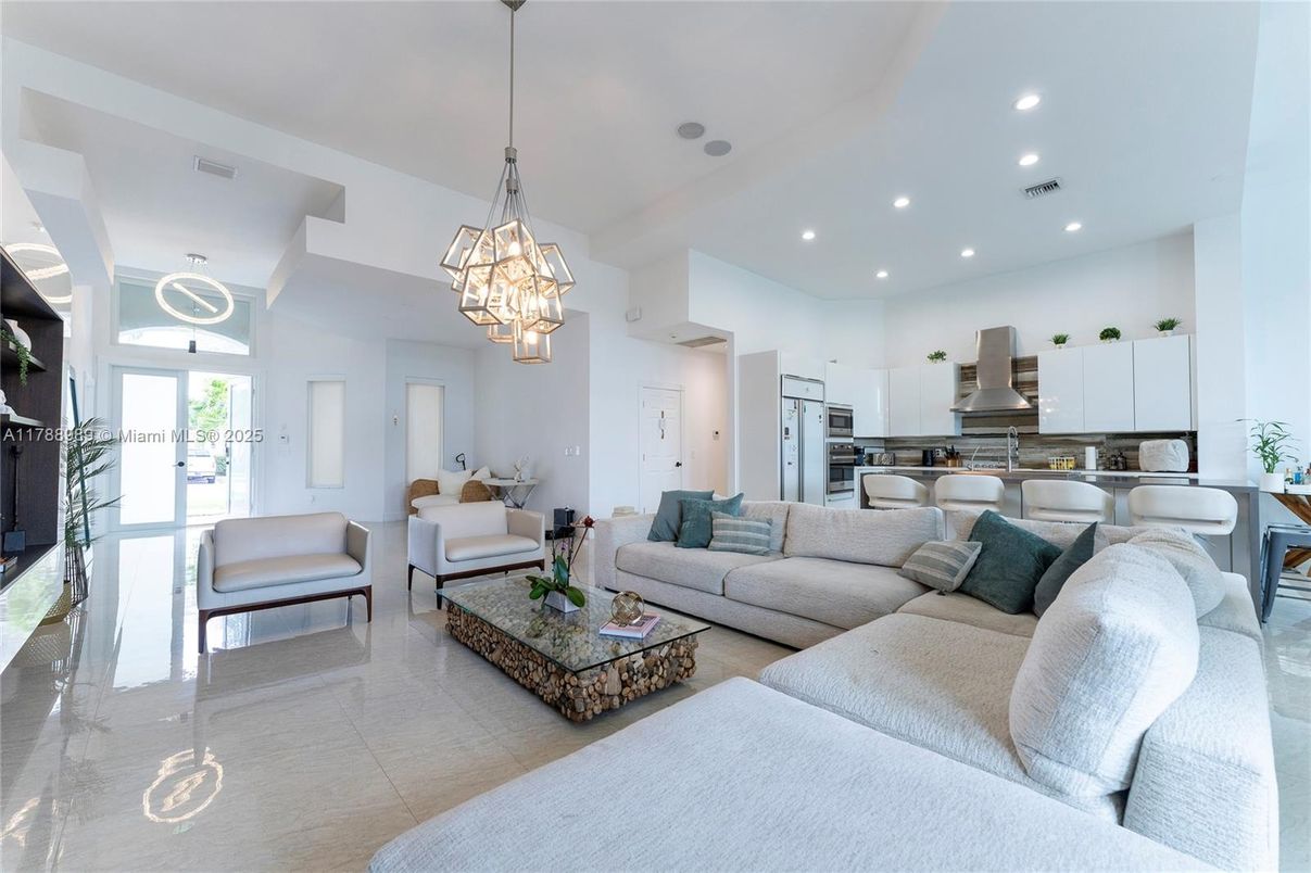 Interior, Kitchen, Living room, Pendant Lights, Recessed Lighting