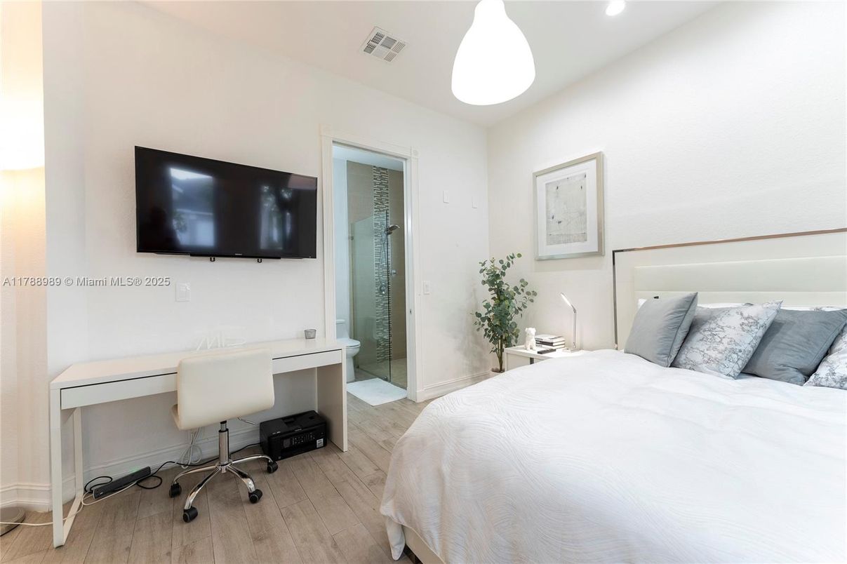 Bedroom, Home Office, Interior, Recessed Lighting, Wood Texture Flooring