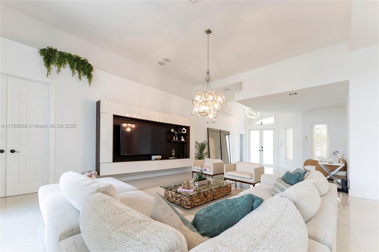 Chandelier, Interior, Living room