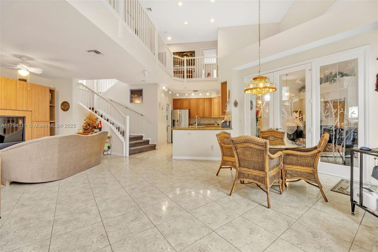 Dining room, Interior, Kitchen, Pendant Lights, Recessed Lighting
