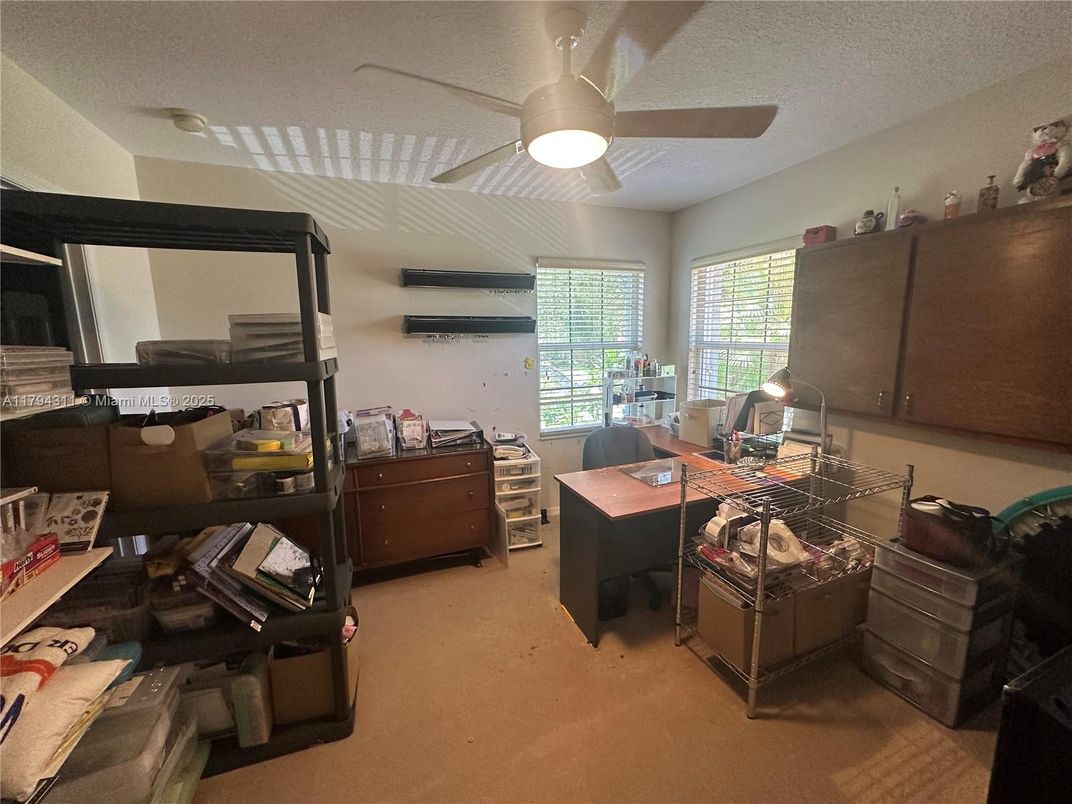 Home Office, Interior