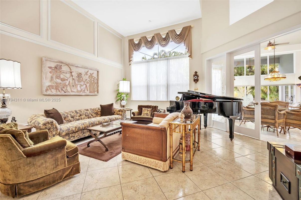 Dining room, Interior, Living room, Piano