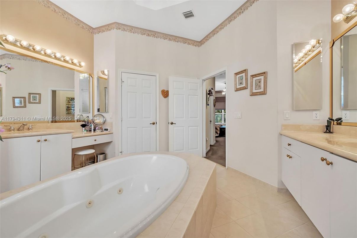 Bathroom, Dual Sink Vanities, Interior
