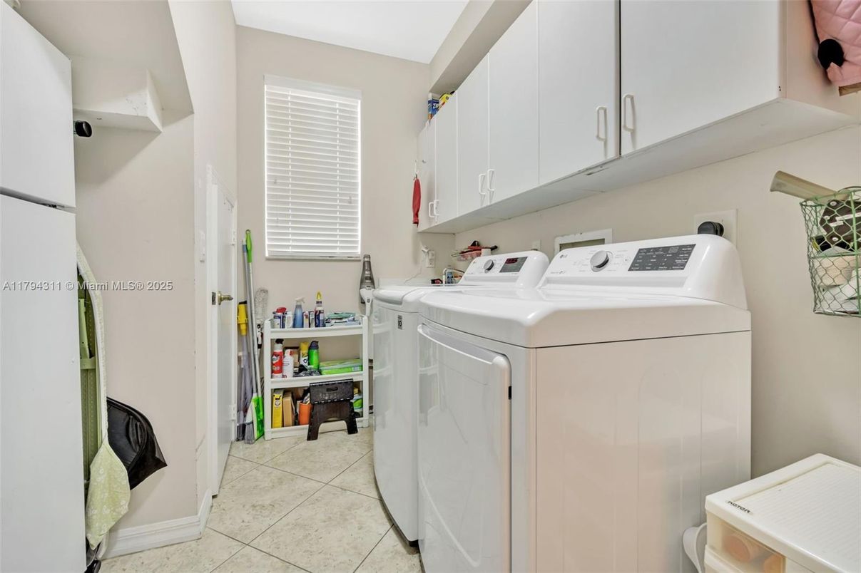 Interior, Washer