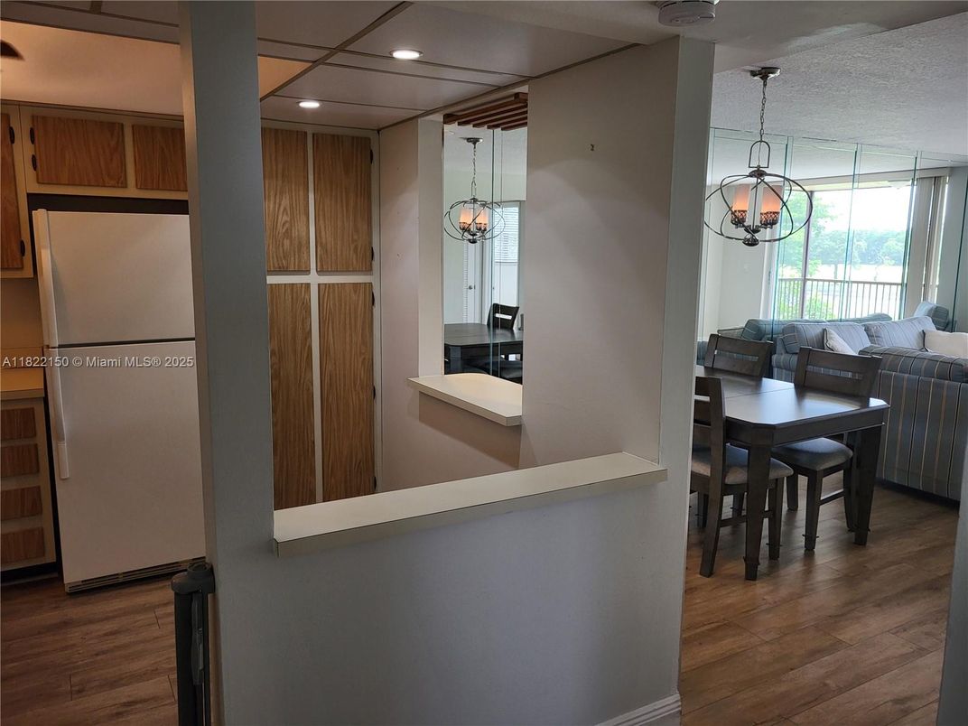 Chandelier, Dining room, Interior, Pendant Lights, Recessed Lighting, Wood Texture Flooring