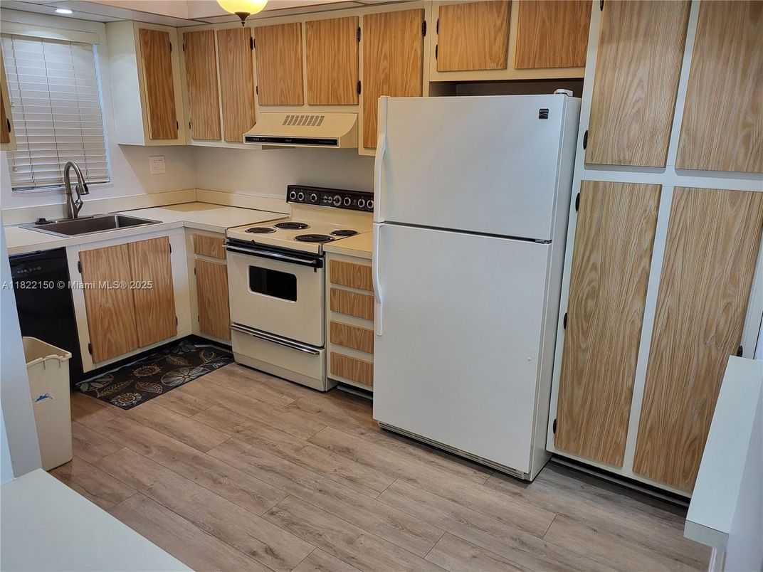 Interior, Kitchen, Wood Texture Flooring