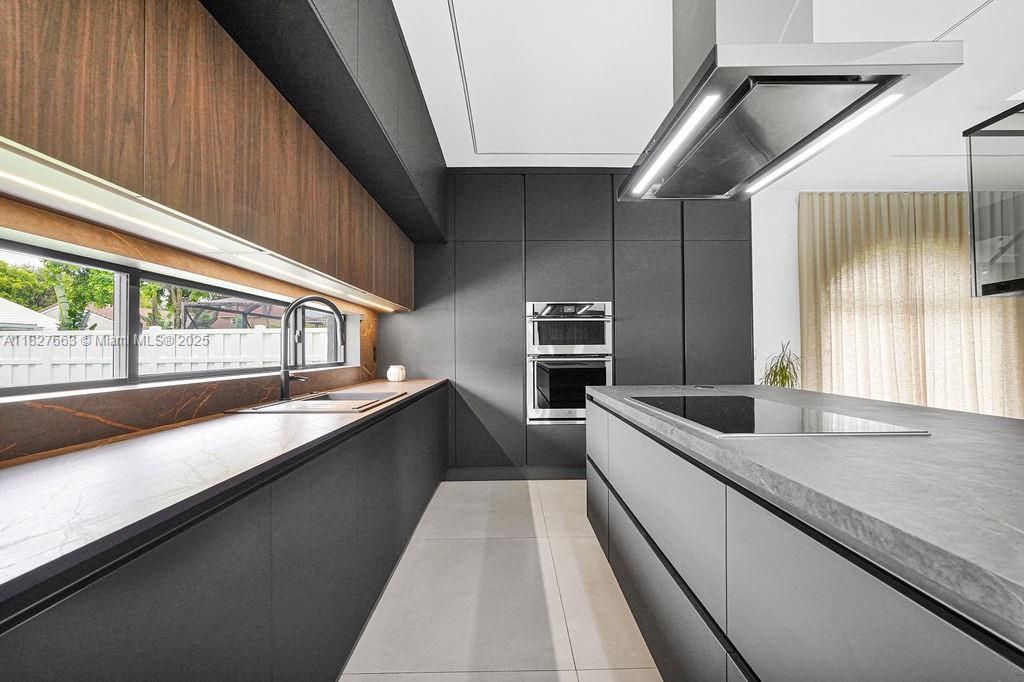 Interior, Kitchen, Stainless Steel Appliances