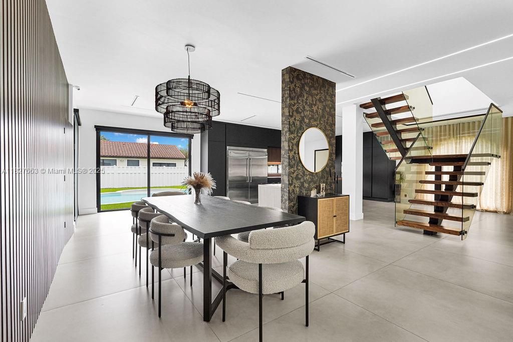 Dining room, Interior, Kitchen, Pendant Lights, Stainless Steel Appliances