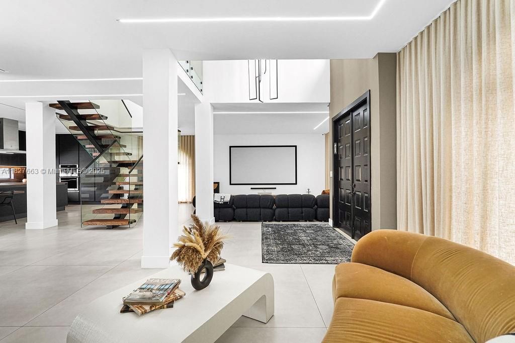Interior, Living room, Projection Screen