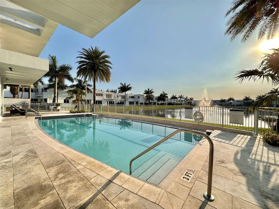 Exterior, Pool, Water