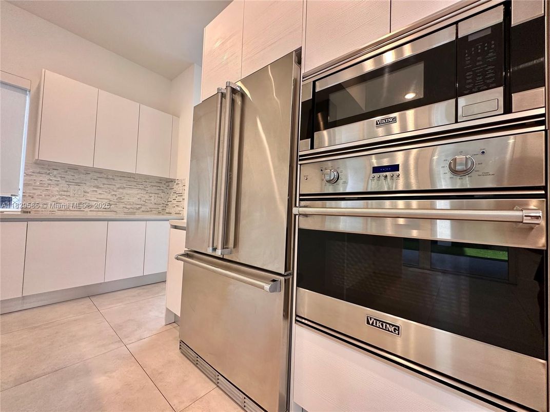Interior, Kitchen, Stainless Steel Appliances