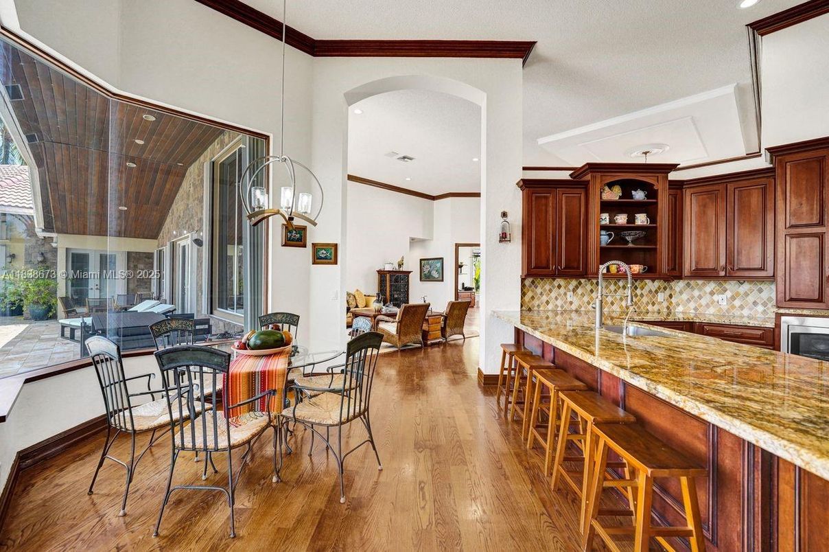 Dining room, Interior, Kitchen, Pendant Lights, Recessed Lighting, Wood Texture Flooring