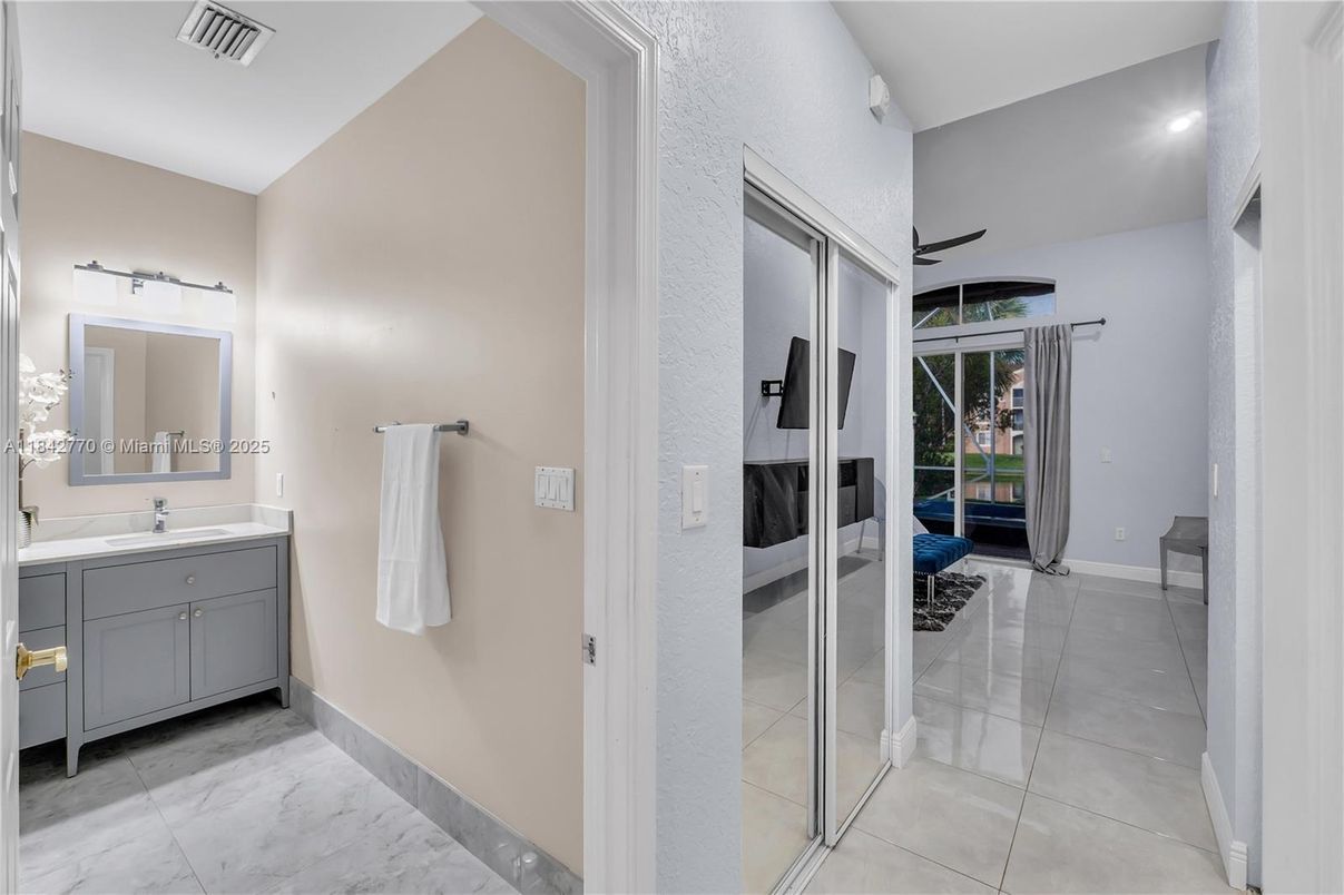 Bathroom, Interior, Marble, Recessed Lighting