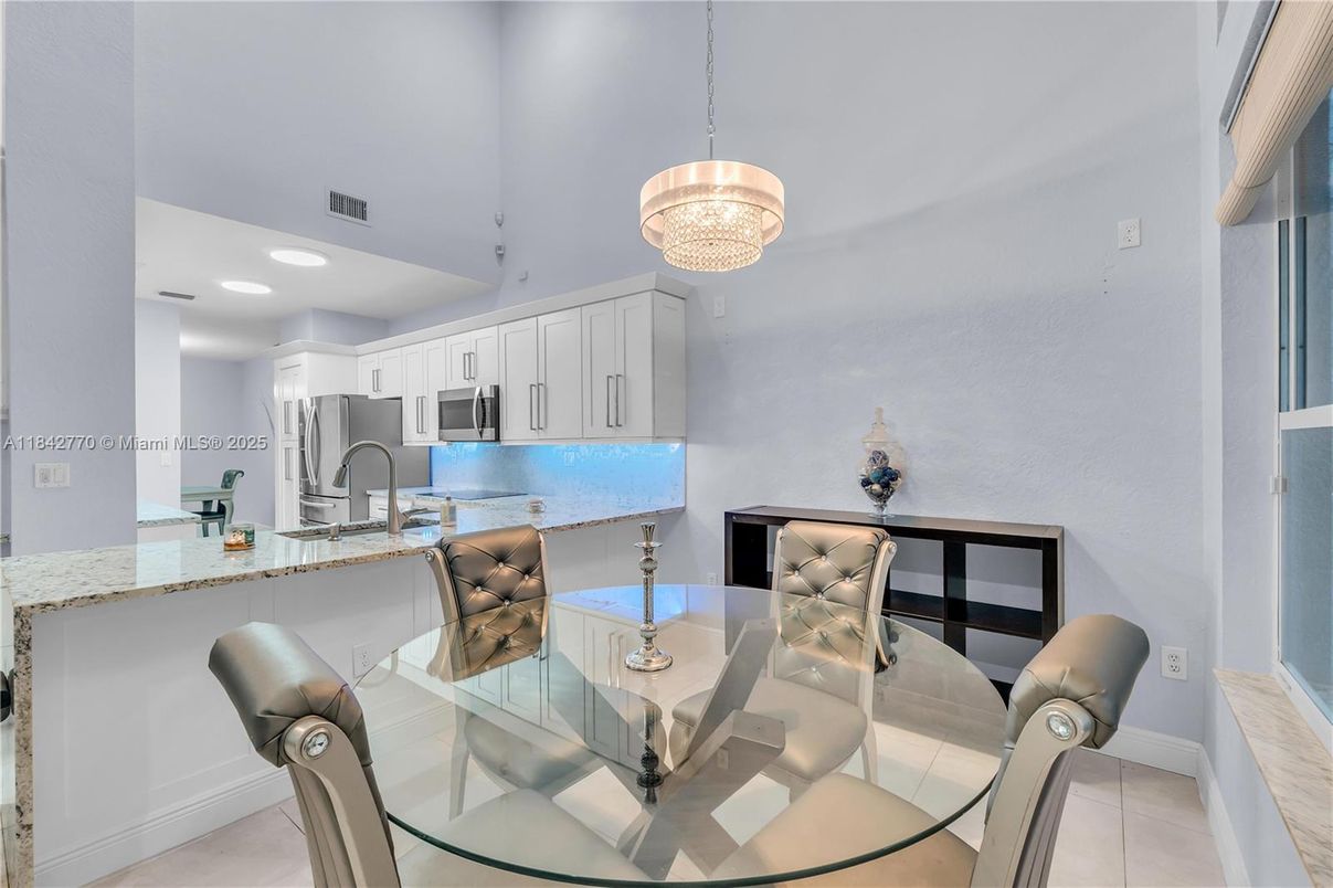Chandelier, Dining room, Interior, Kitchen, Recessed Lighting