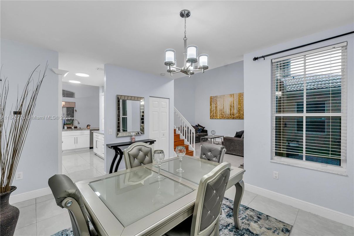 Chandelier, Dining room, Interior, Living room, Recessed Lighting