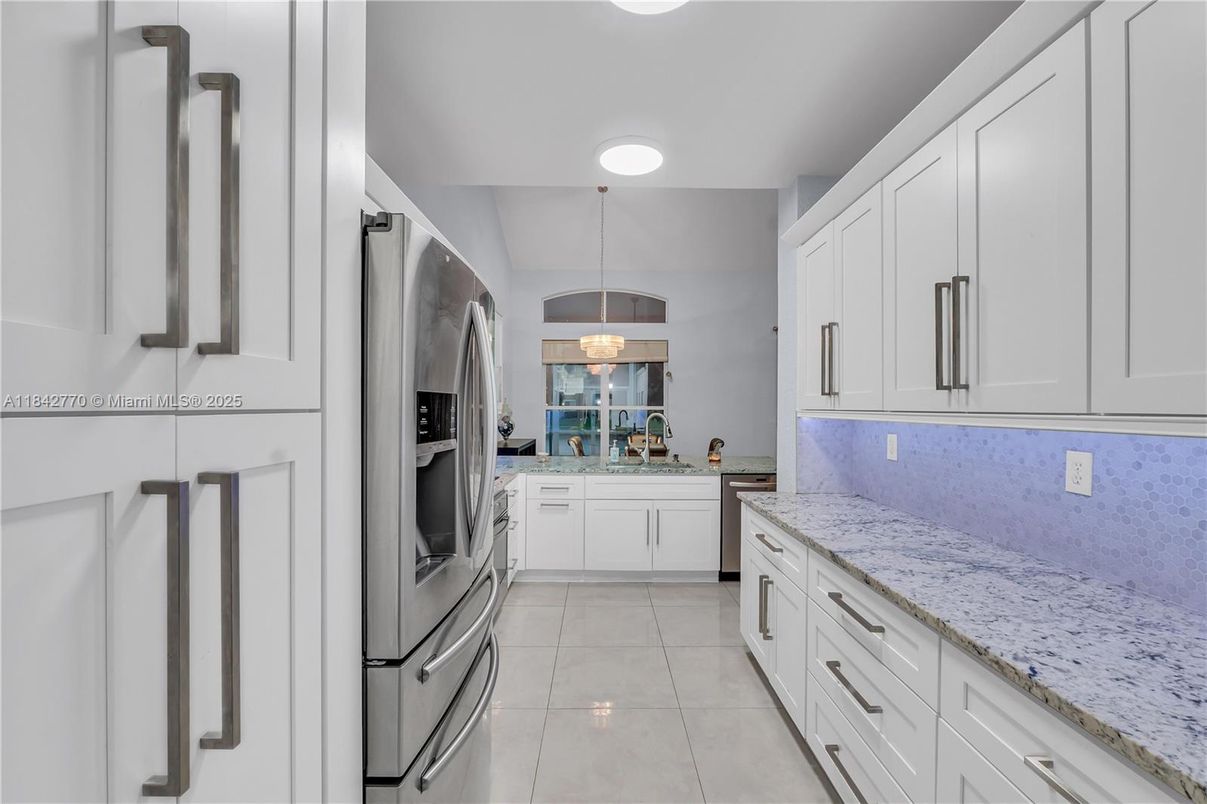 Interior, Kitchen, Pendant Lights, Stainless Steel Appliances