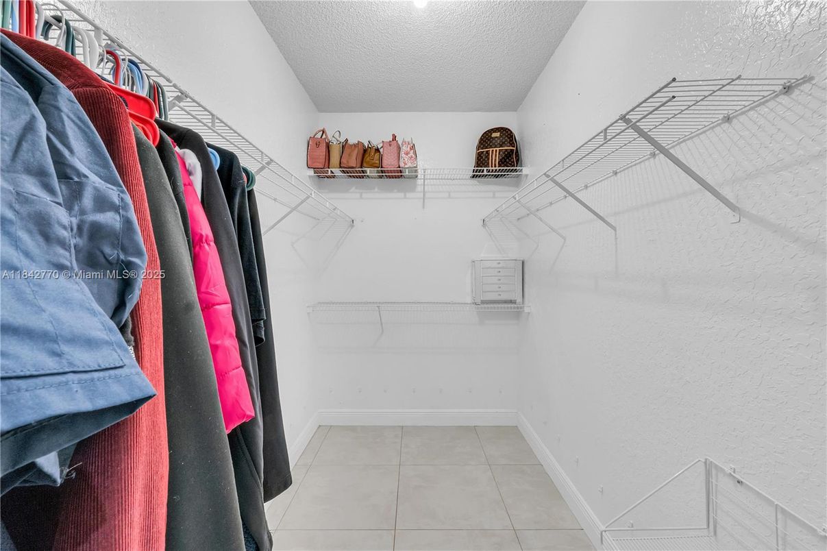 Interior, Walk-in Closets