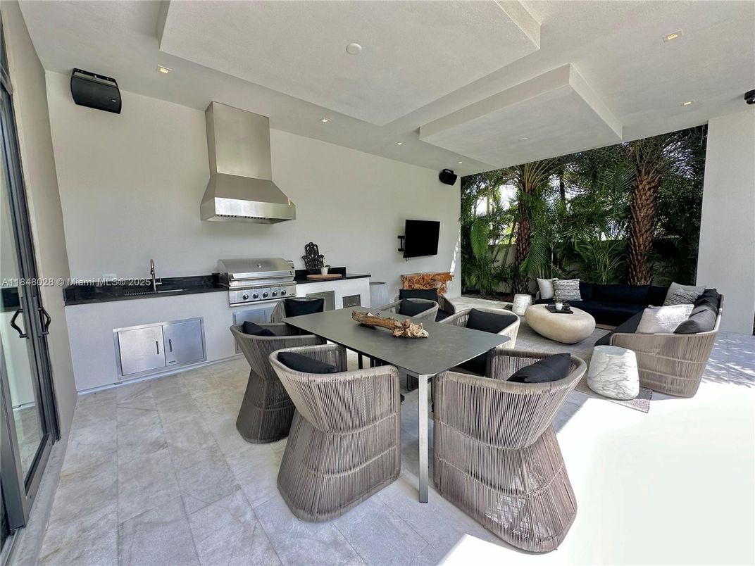 Dining room, Exterior, Interior, Living room, Recessed Lighting