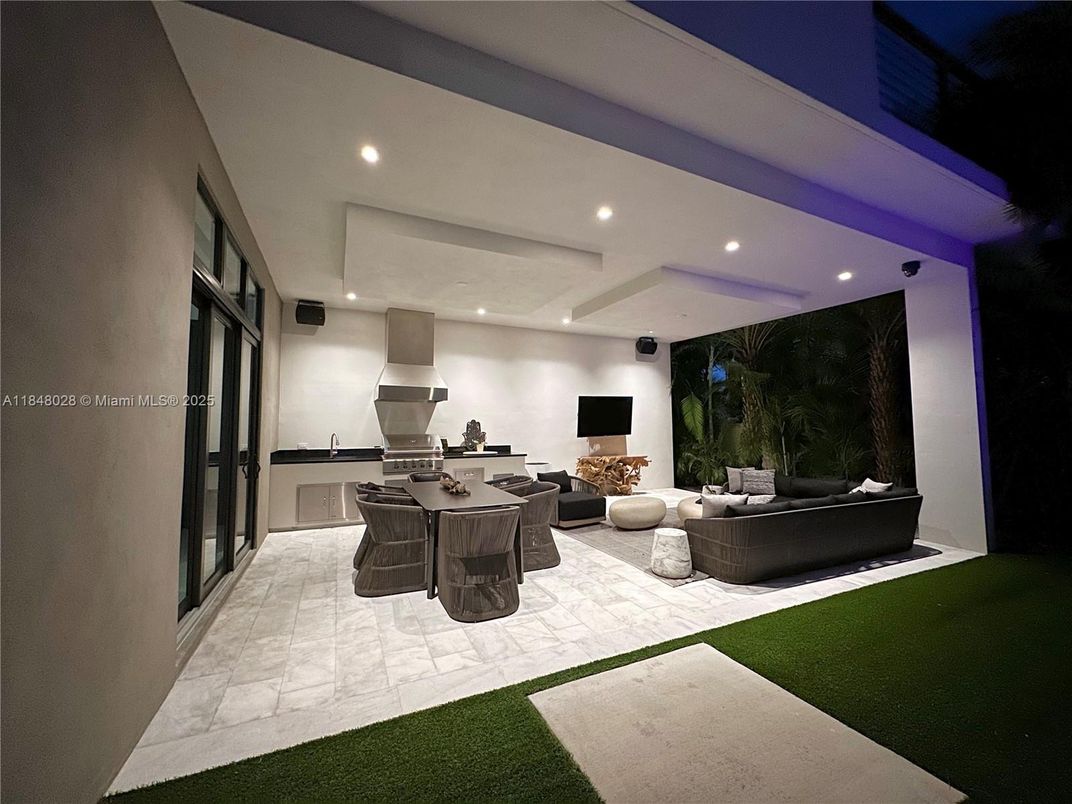 Exterior, Recessed Lighting