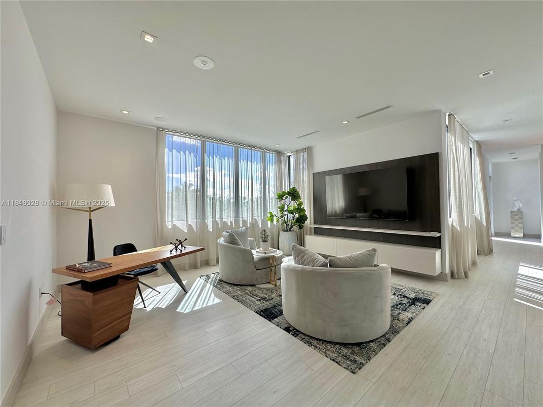 Home Office, Interior, Living room, Recessed Lighting, Wood Texture Flooring