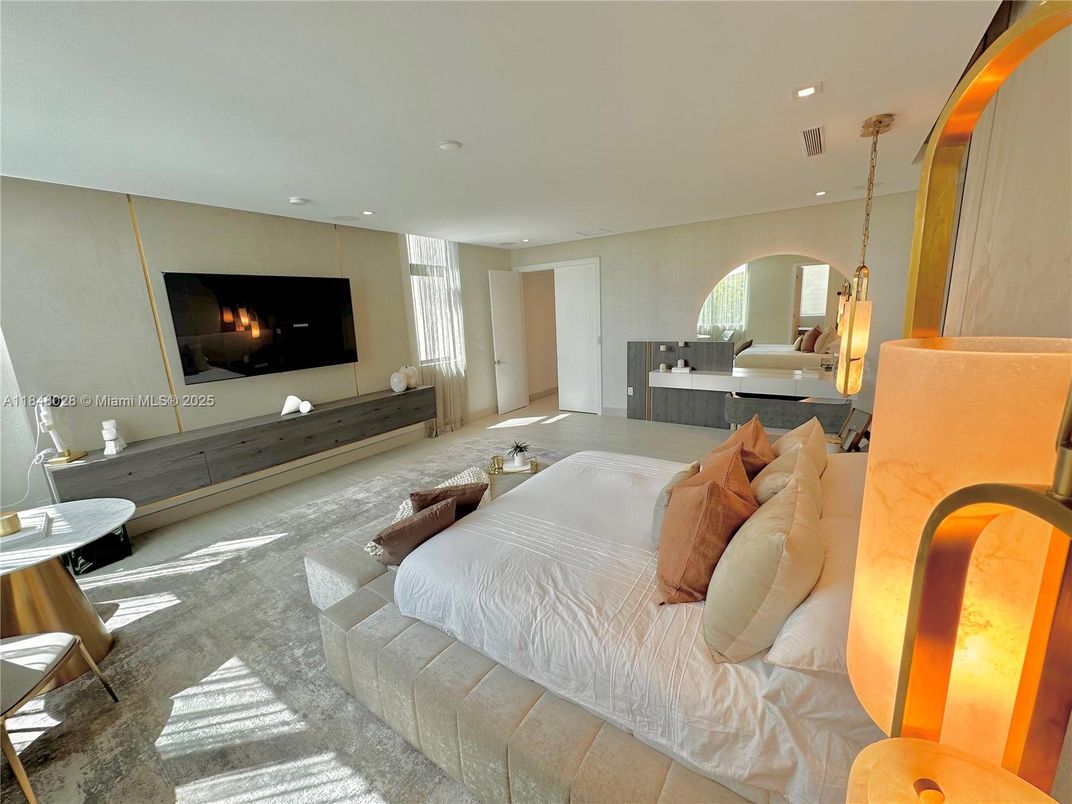 Bedroom, Interior, Pendant Lights, Recessed Lighting