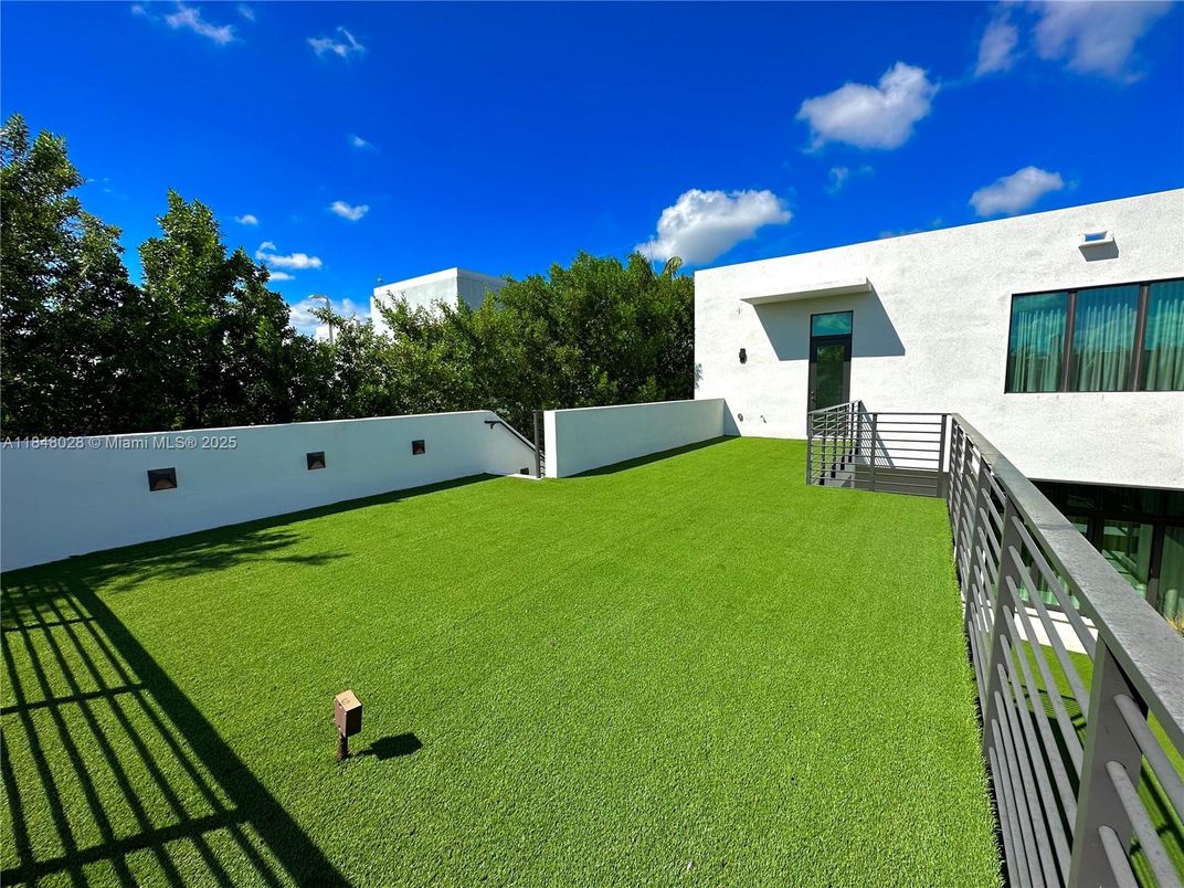 Backyard, Exterior